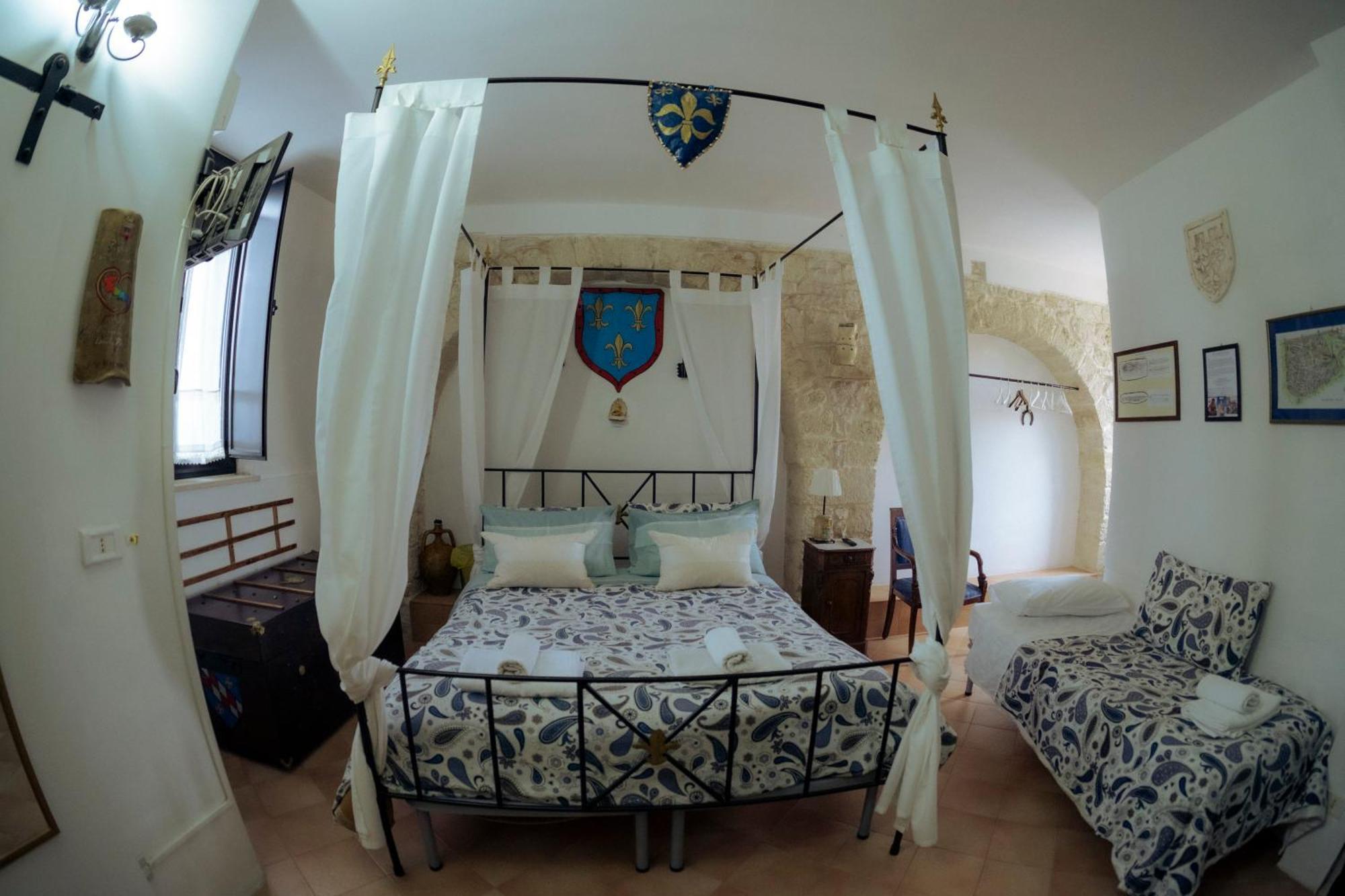 Bed and Breakfast La Torre Storica Бітонто Екстер'єр фото